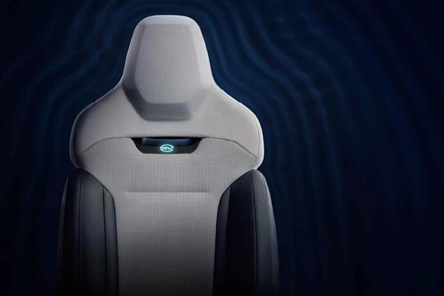 Lightweight seat design combines UltrafabricsTM with 3D-Knit zero waste textile for truly contemporary comfort and performance